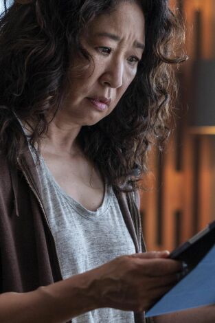 Killing Eve, Season 4. T(T4). Killing Eve,... (T4): Un arcoiris con botas beige