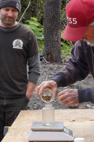 La fiebre del oro: aguas bravas. La fiebre del oro:...: Bailando con la muerte