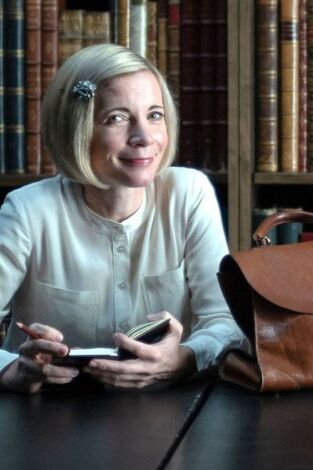 Lucy Worsley investiga