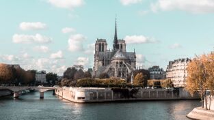 Francia. Francia: Notre Dame: La increíble carrera contra el infierno