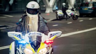 Policías en moto. T(T2). Policías en moto (T2): Permiso provisional