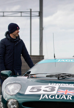 Three Men Four Wheels · Jaguar XJ220 portada