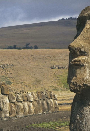 Poster de la película Apocalipsis de los imperios · Los Rapa Nui - Películas hoy en TV