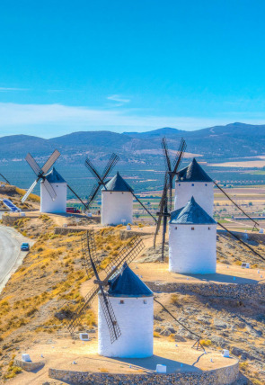 Poster de España, entre el cielo y la tierra · Entre olivos