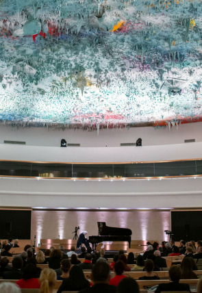 Poster de Grigory Sokolov en el Palacio de las Naciones de Ginebra: Schumann Chopin - Películas hoy en TV