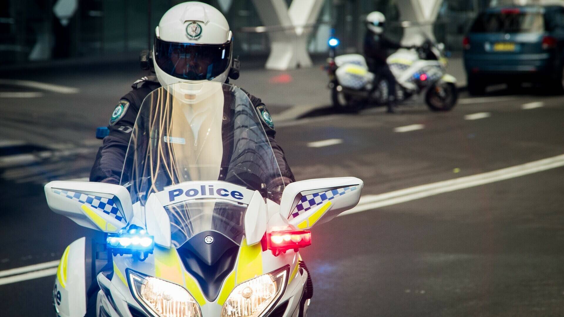 Policías en moto