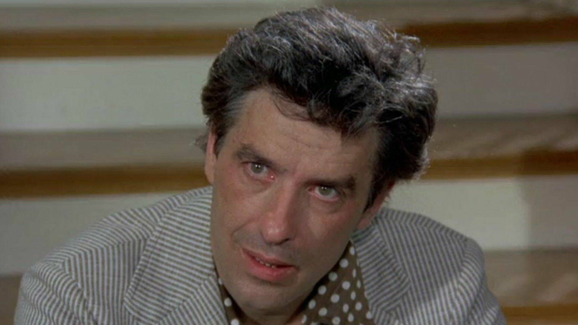 Columbo (1971) (T2): Ep.1 Estudio en negro