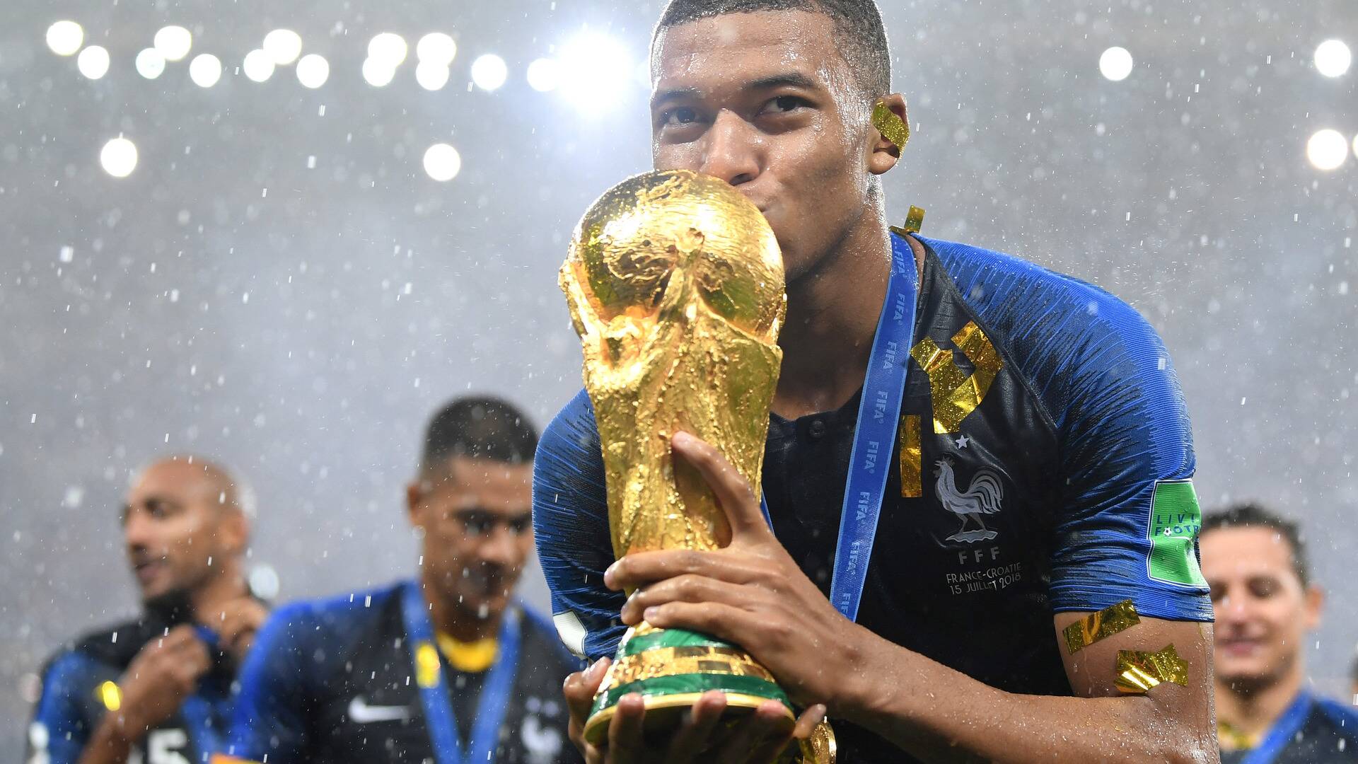 Tras las huellas de Mbappé