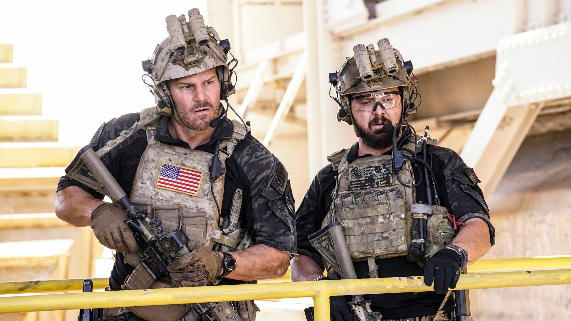 SEAL Team (T2): Ep.11 Al revés en tacones altos