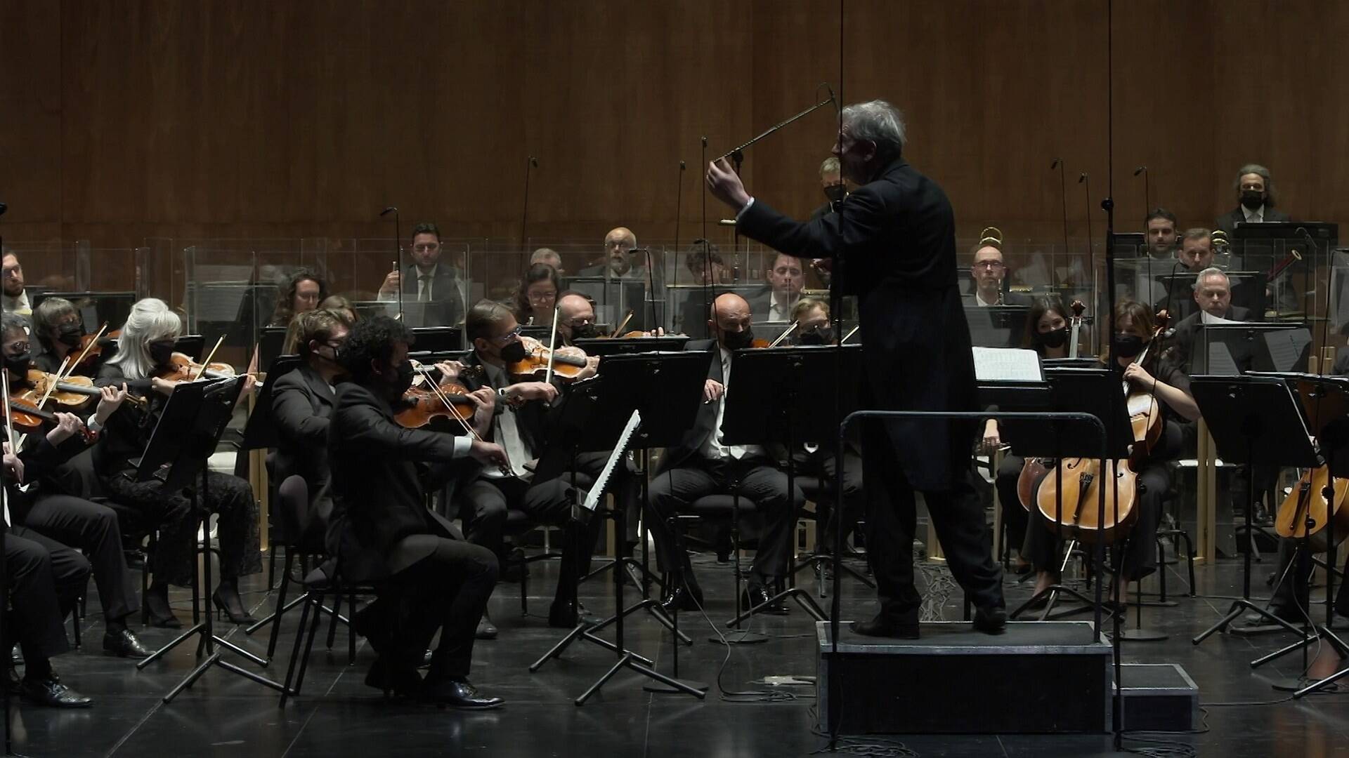 John Eliot Gardiner conducts Tchaikovsky and Elgar