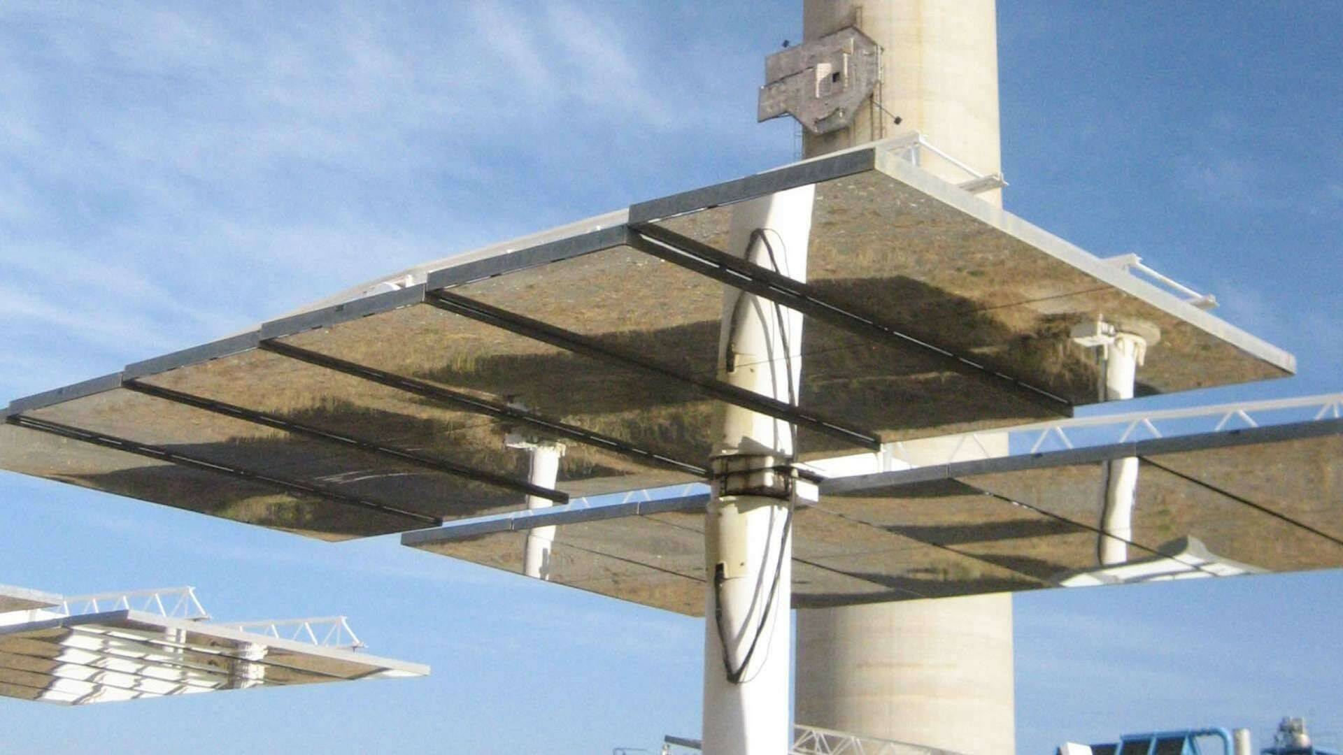 Las reparaciones más...: Torre solar