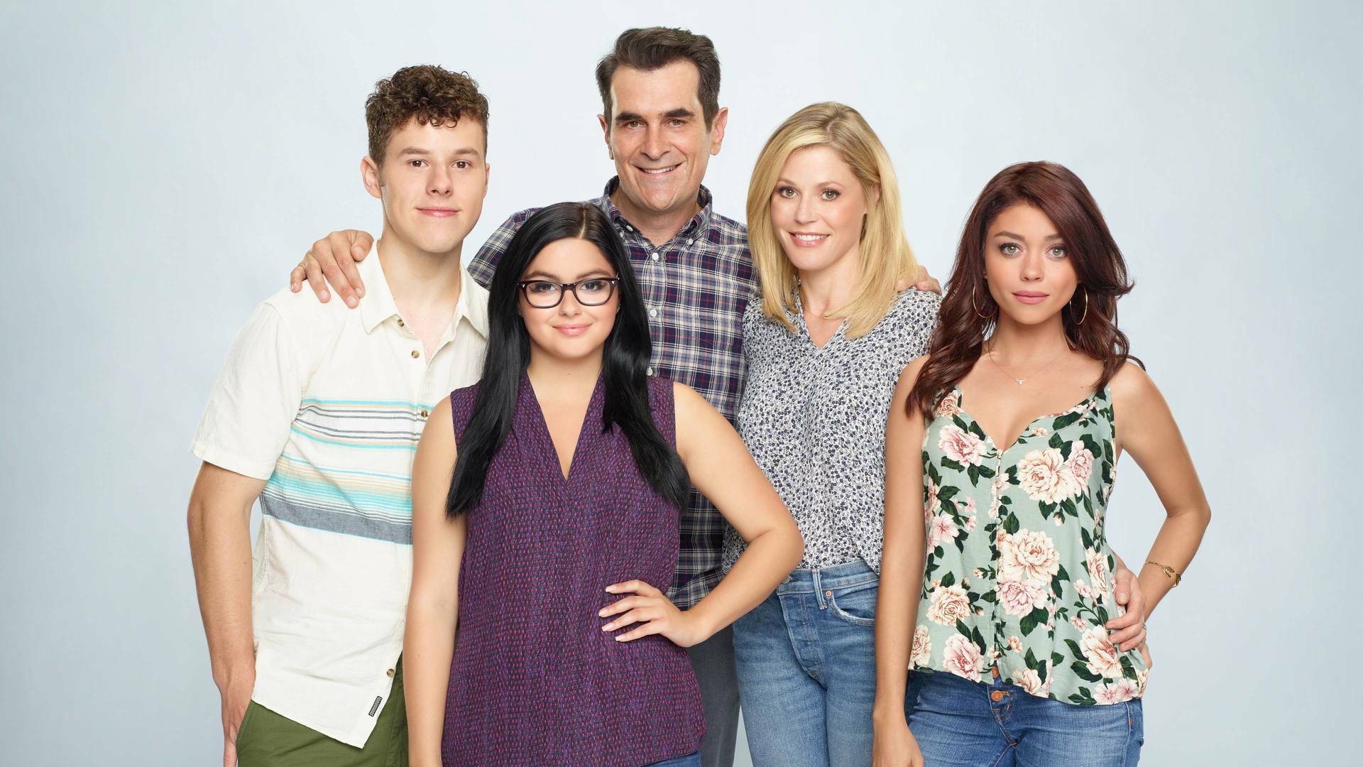 Modern Family (T9): Ep.1 La vida en el lago