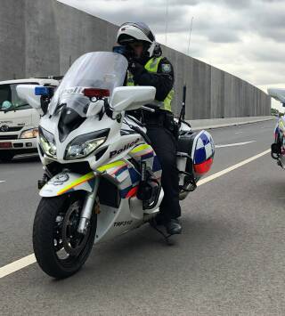 Policías en moto (T1): Exceso de velocidad