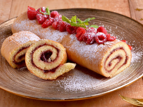 Postres caseros... (T1): Rollo de frambuesa y Bolitas de coco y yema