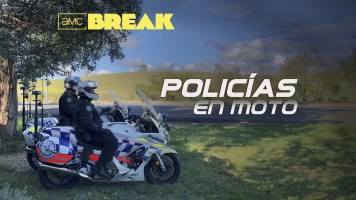 Policías en moto