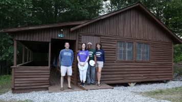 Restauradores de cabañas. Restauradores de...: Hace falta todo un pueblo