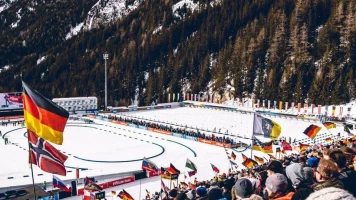 Biatlón: World Team Challenge. T(2024). Biatlón: World... (2024): Salida en masa