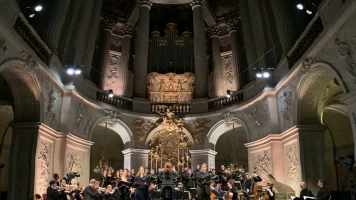 Sébastien Daucé y el Ensemble Correspondances: La coronación de Luis XIV